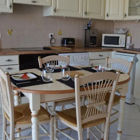 Confortable 2 Pieces Avec Parking Prive Et Terrasse - Saint-cyprien - Fr-1-225d-116 *